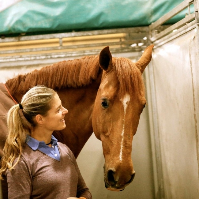 სპორტსმენმა გოგონამ თავისი ცხენის გადასარჩენად ოლიმპიურ თამაშებში მონაწილეობაზე უარი თქვა