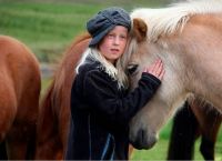 ცხენებს ადამიანის ემოციების ესმით
